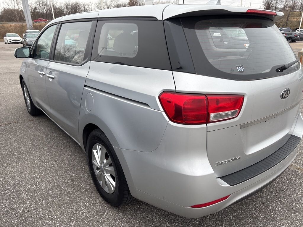 Used 2018 Kia Sedona L Minivan/Van