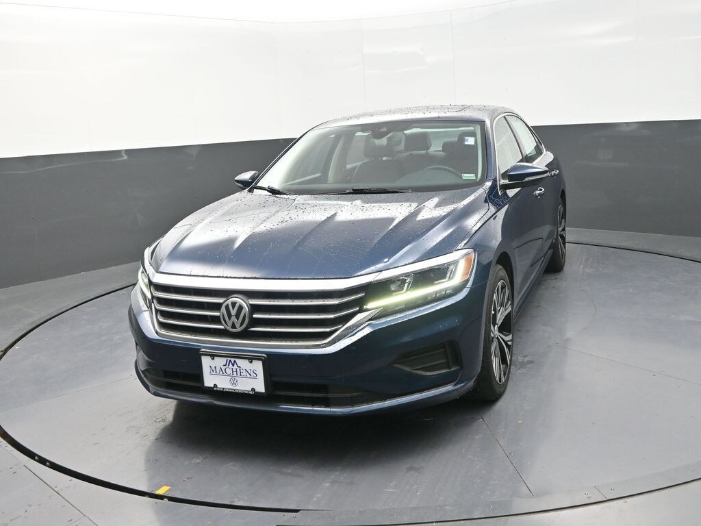 Used 2022 Volkswagen Passat 2.0T SE Sedan