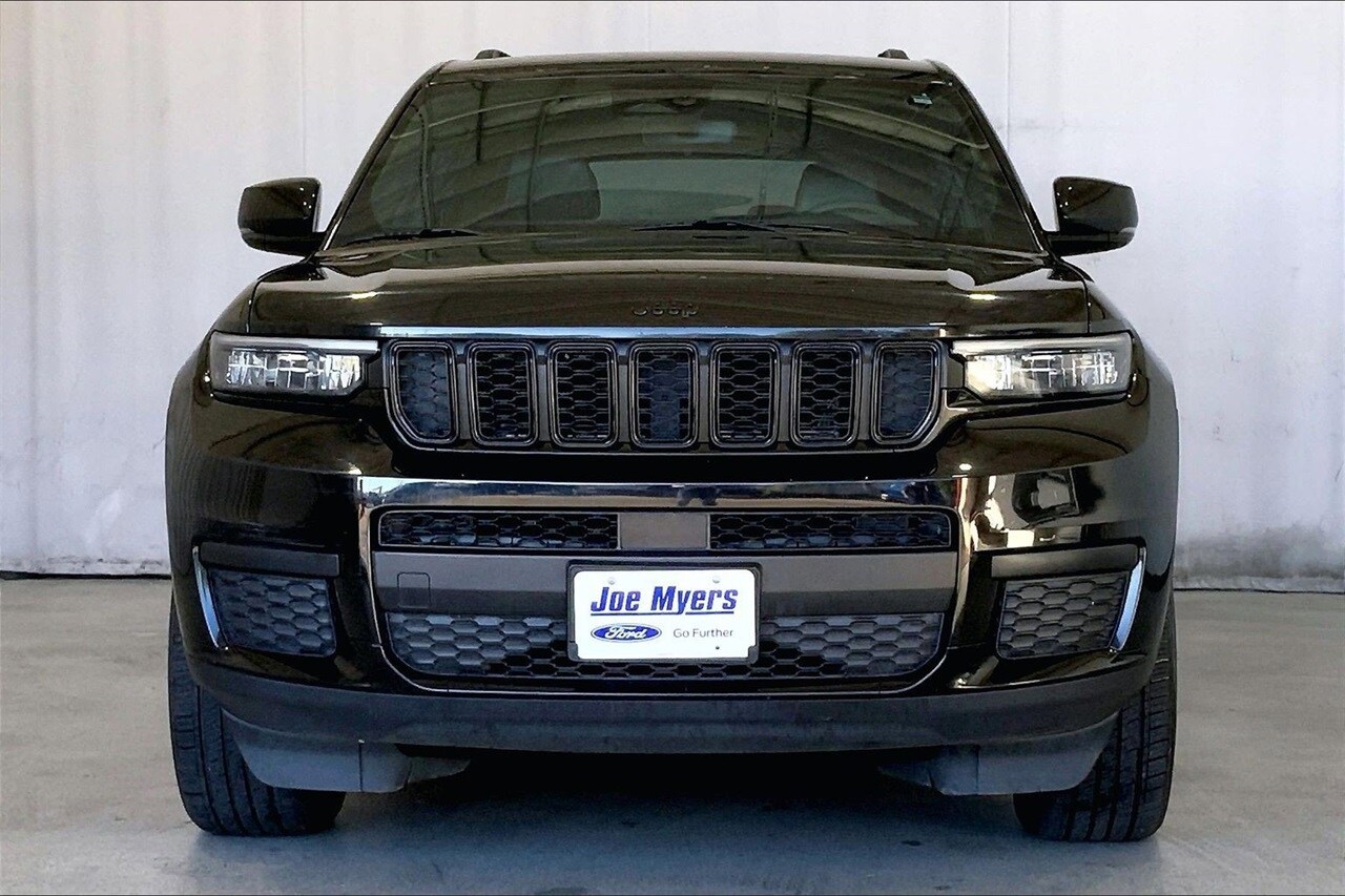 2023 Jeep Grand Cherokee Altitude photo 2