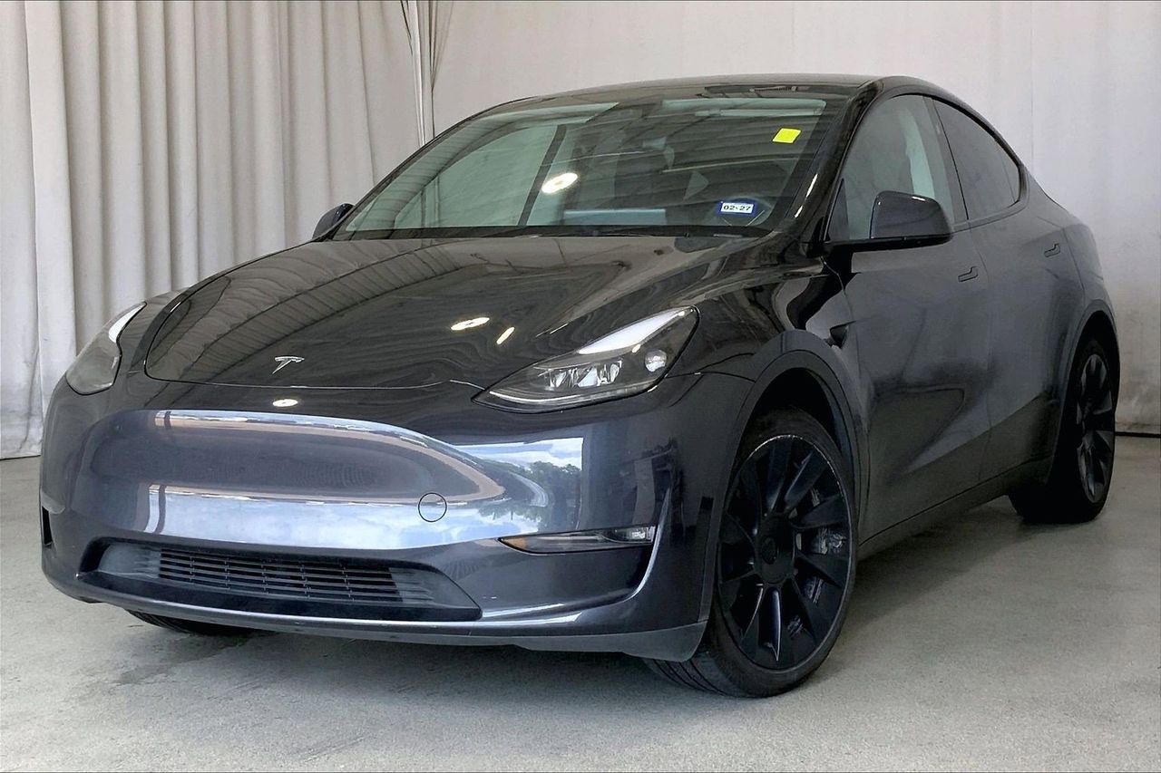 Used 2024 Tesla Model Y Long Range with VIN 7SAYGDEE7RA226528 for sale in Jersey Village, TX