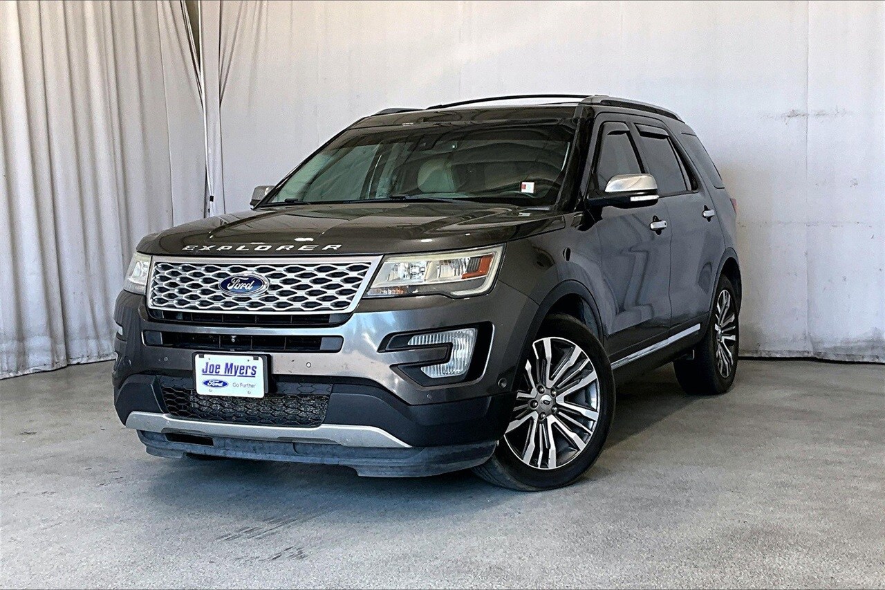 2017 Ford Explorer Platinum photo 2