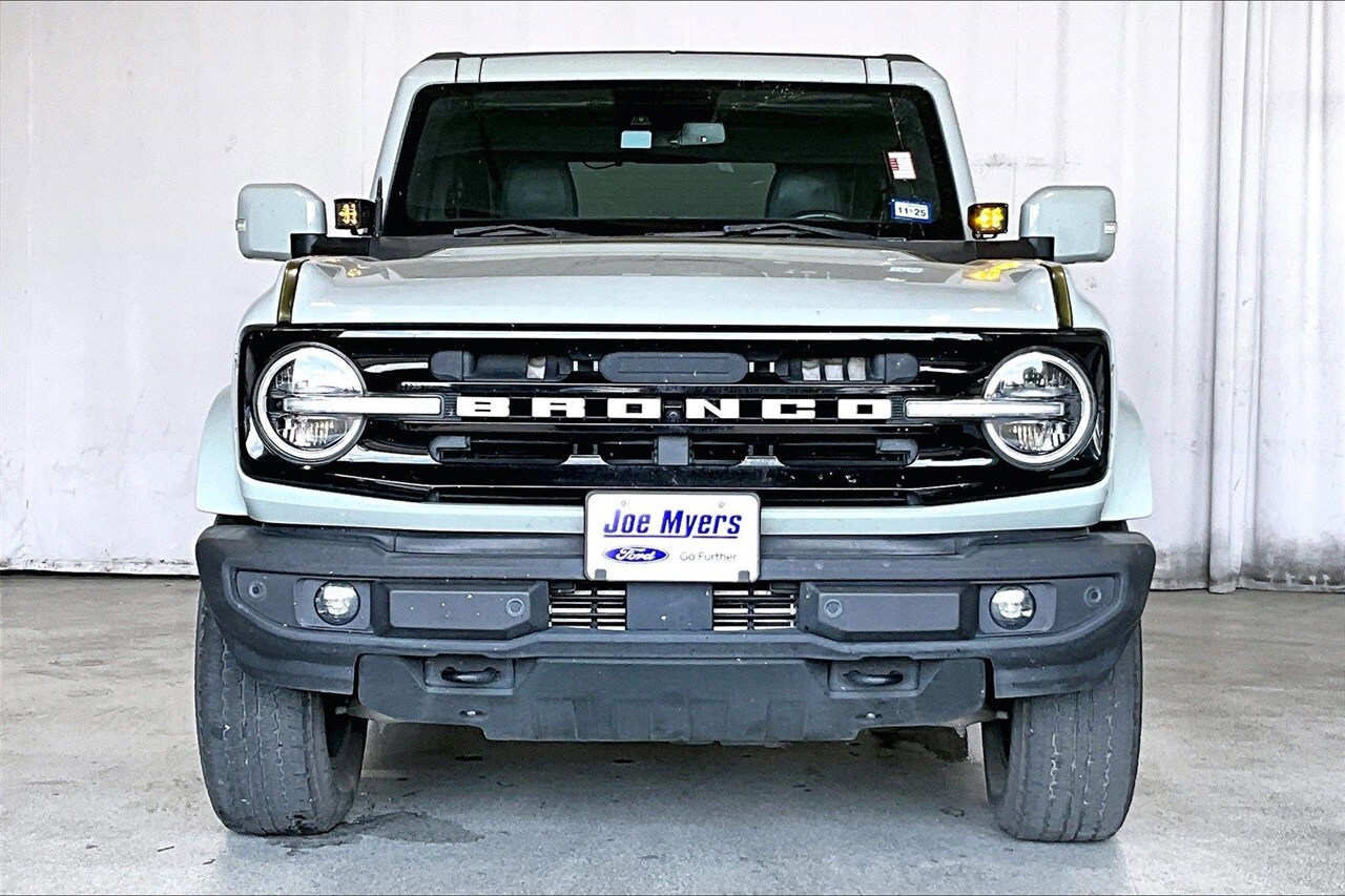 2021 Ford Bronco Outer Banks photo 3