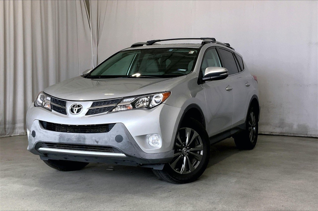 Used 2015 Toyota RAV4 XLE with VIN 2T3WFREV8FW219083 for sale in Jersey Village, TX