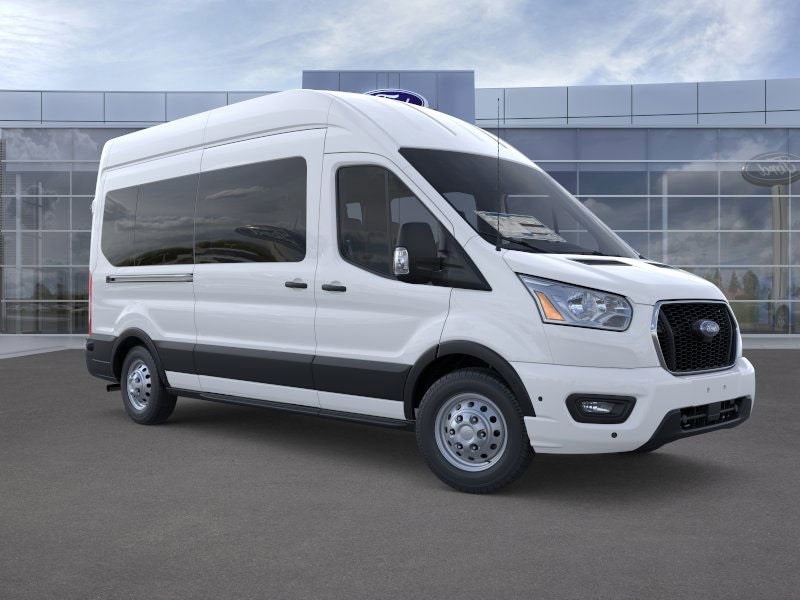 View vehicle photo 7