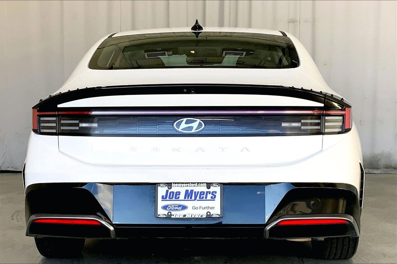 2024 Hyundai Sonata SEL photo 3