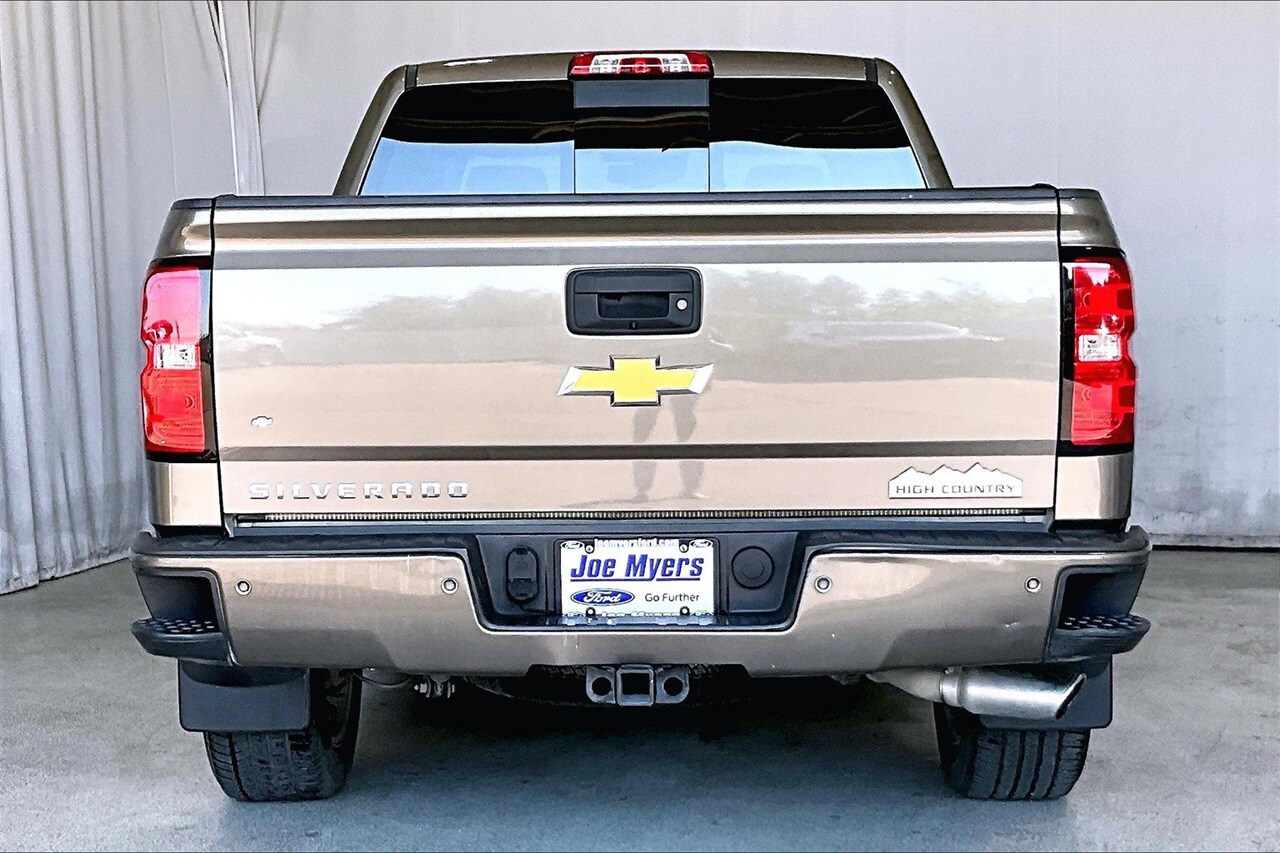 2015 Chevrolet Silverado 1500 High Country photo 3