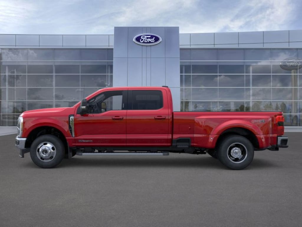 New 2026 Ford F-350 Lariat Truck Crew Cab