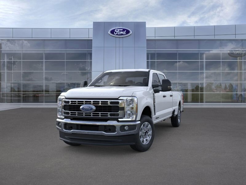 2025 Ford F-250 XLT photo 2