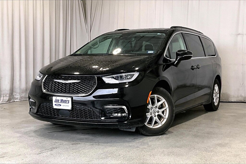 Used 2022 Chrysler Pacifica Touring L Minivan/Van