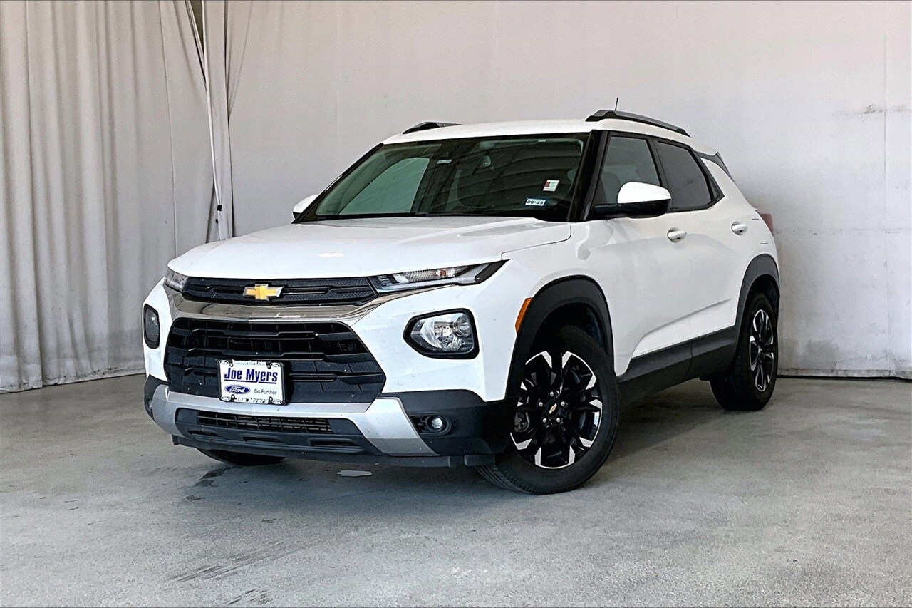 2021 Chevrolet Trailblazer LT photo 2