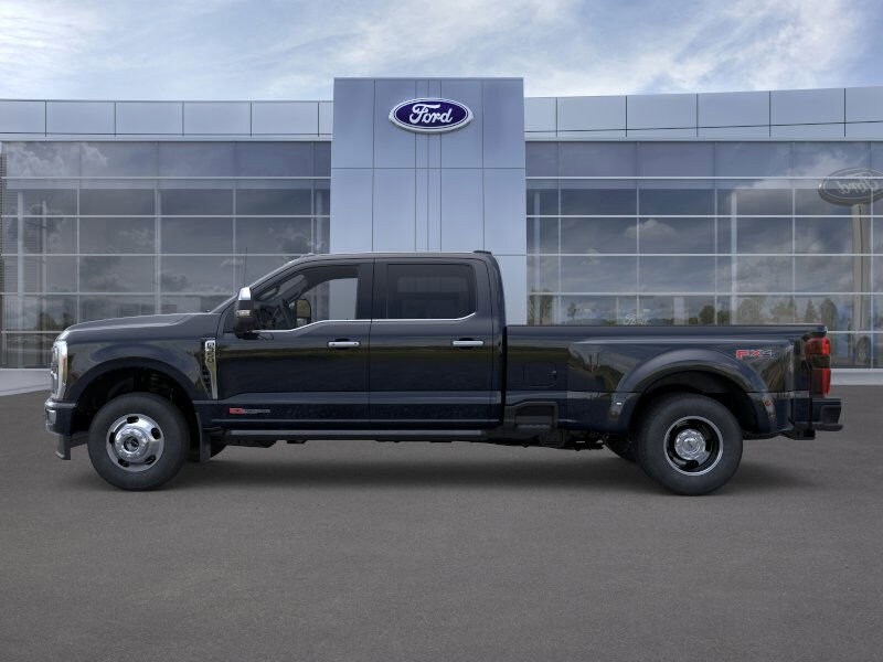 2025 Ford F-350 Platinum photo 3