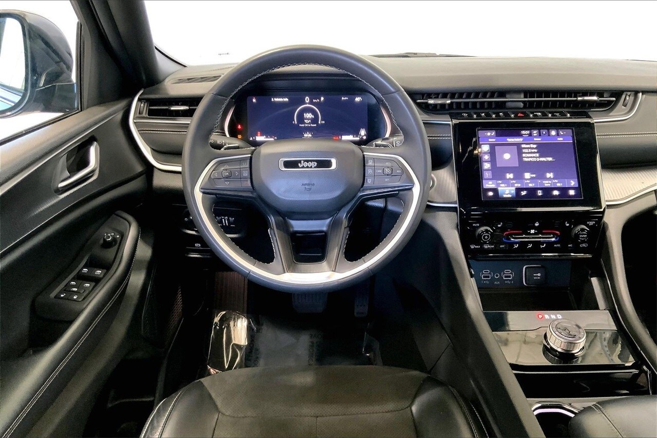 2023 Jeep Grand Cherokee Altitude photo 4