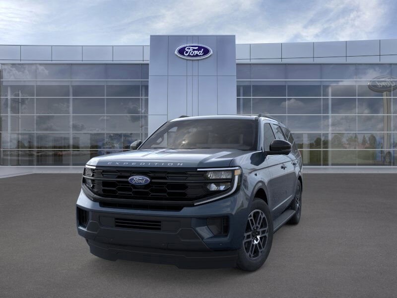 2025 Ford Expedition photo 2