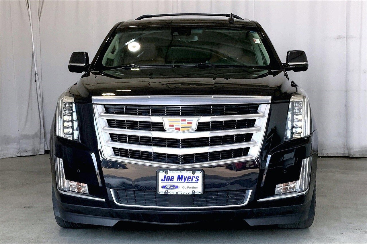 2019 Cadillac Escalade Premium Luxury photo 2