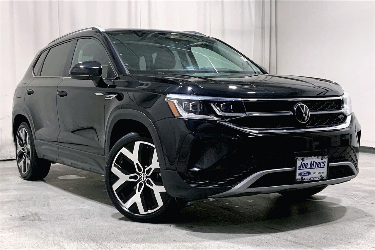 2023 Volkswagen Taos SEL's photo