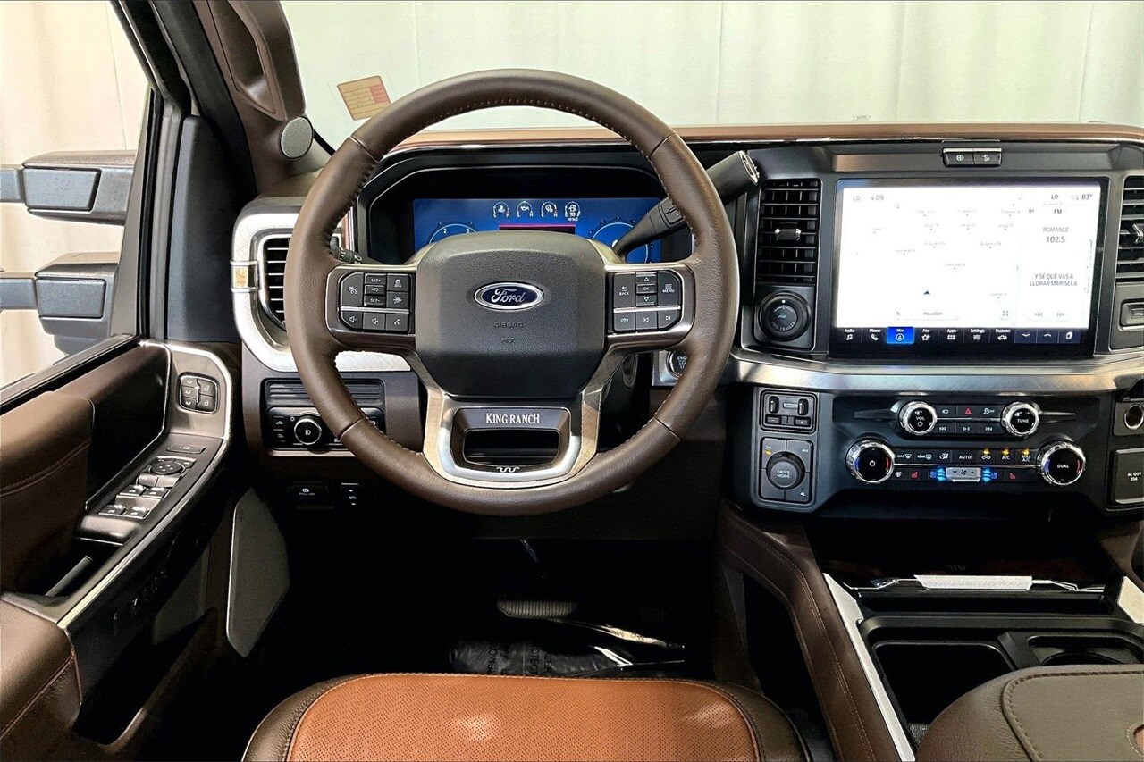 2025 Ford F-350 photo 4