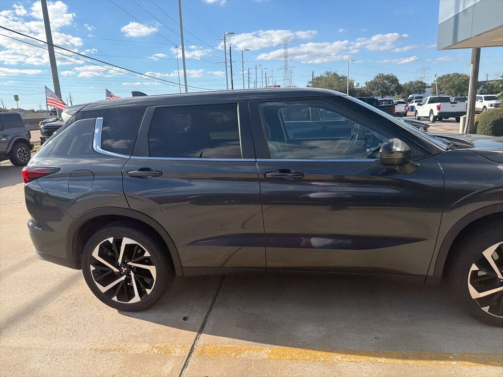 Used 2024 Mitsubishi Outlander SE SUV