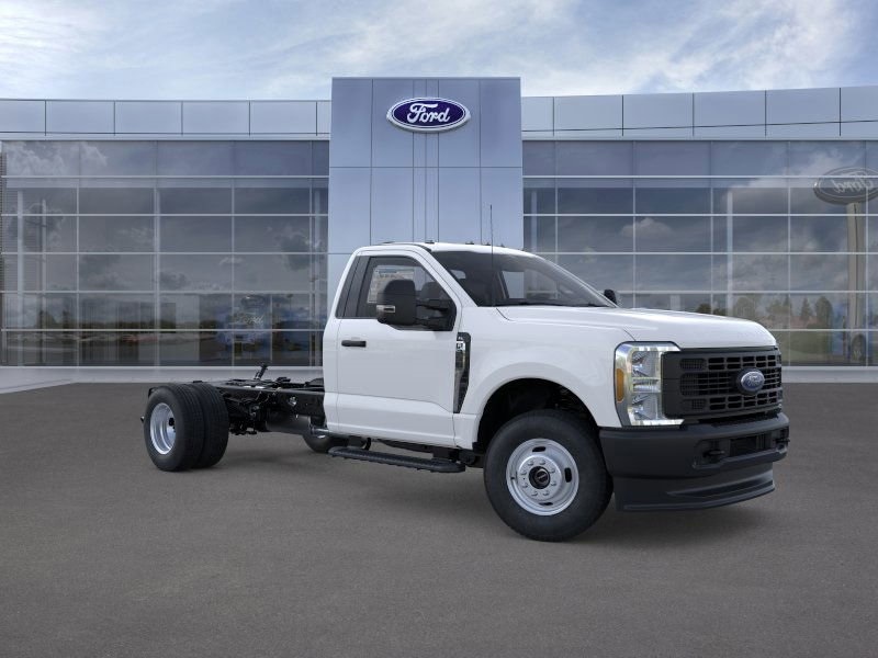 2025 Ford F-350 Super Duty Chassis Cab XL - Photo 7