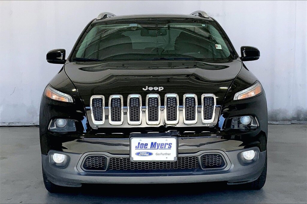 Used 2017 Jeep Cherokee Latitude SUV