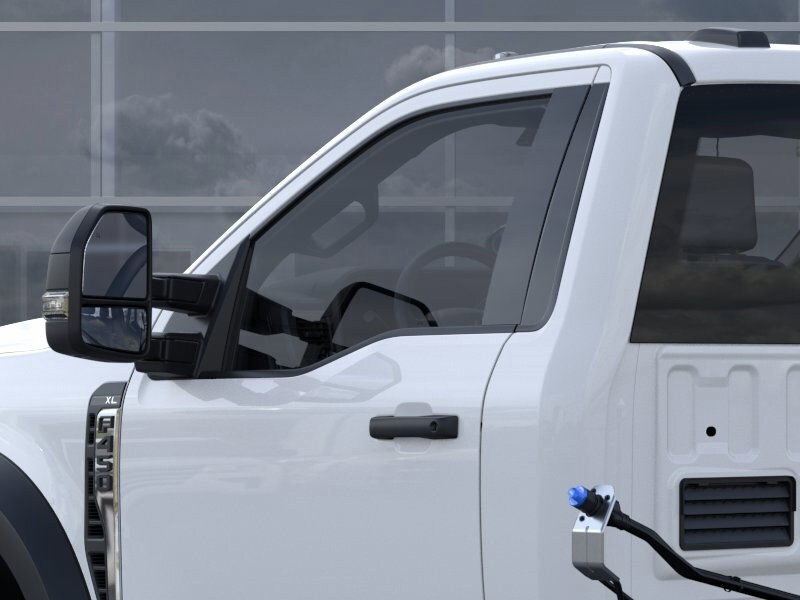 2025 Ford F-450 Super Duty Chassis Cab XL - Photo 20