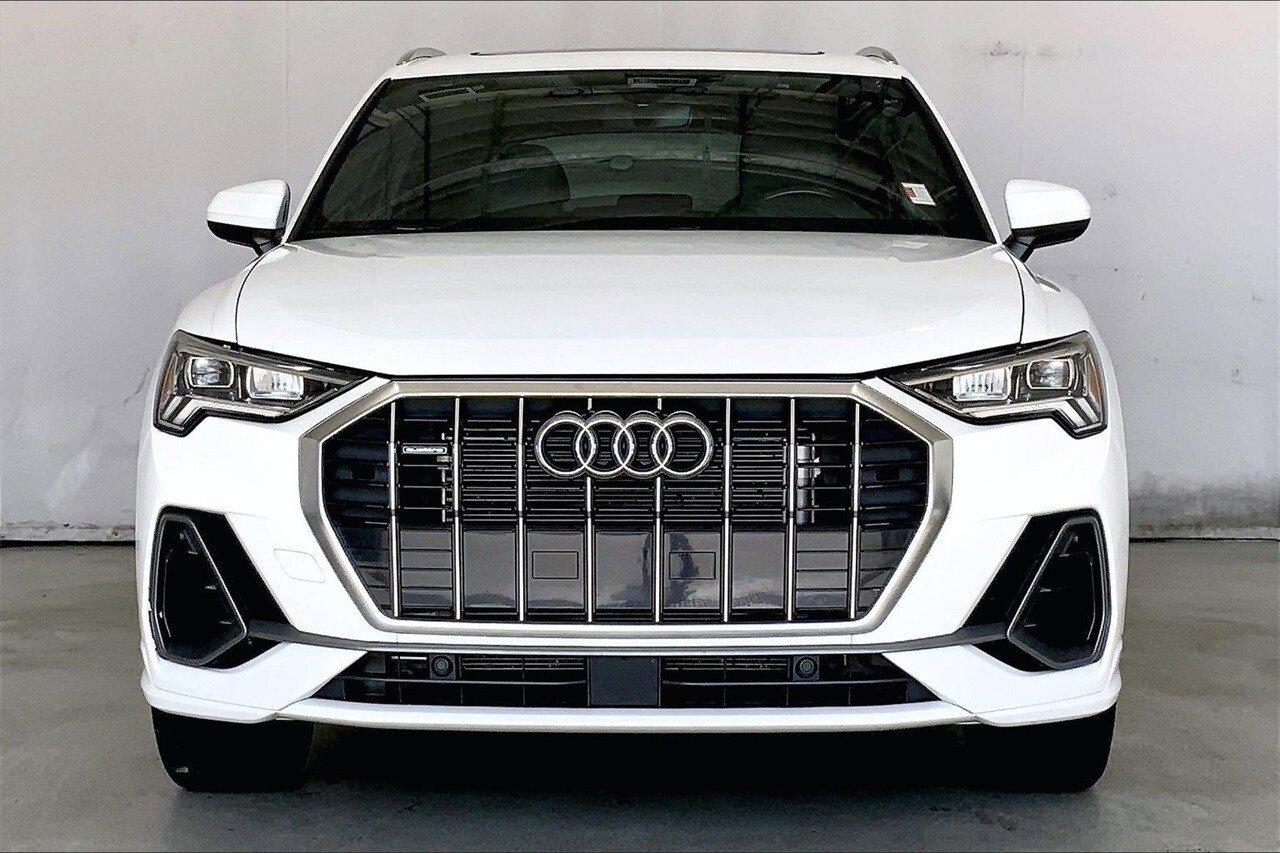 2023 Audi Q3 Premium S line photo 2