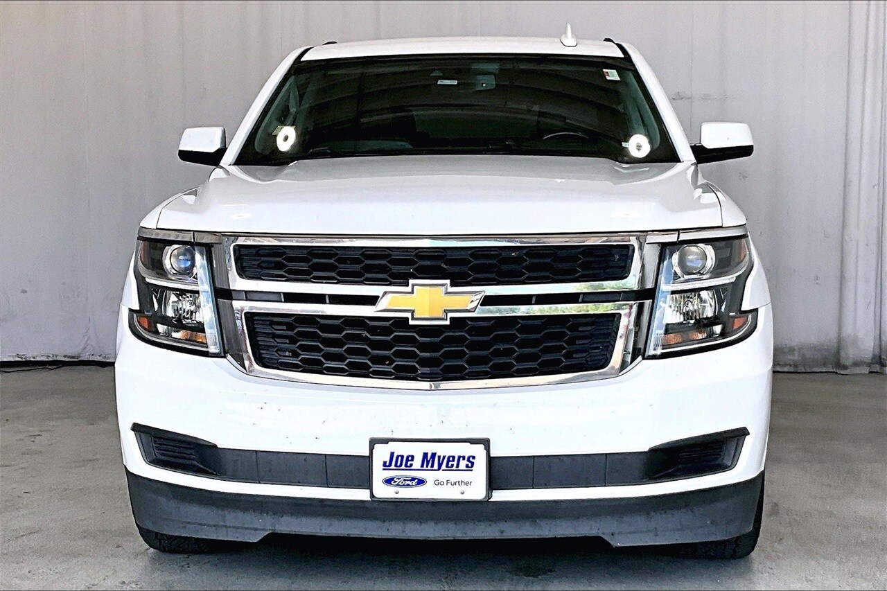 2016 Chevrolet Tahoe LT photo 2