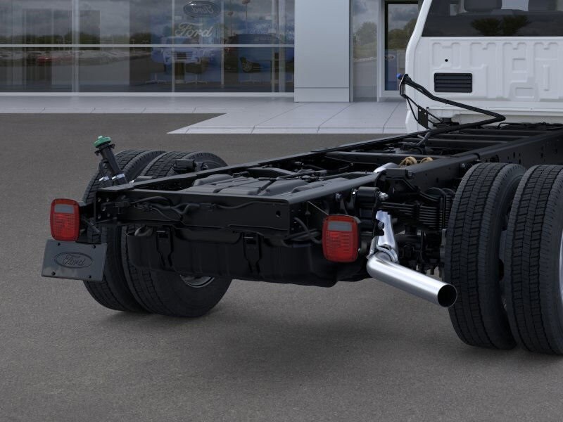 2025 Ford F-450 Super Duty Chassis Cab XL - Photo 21
