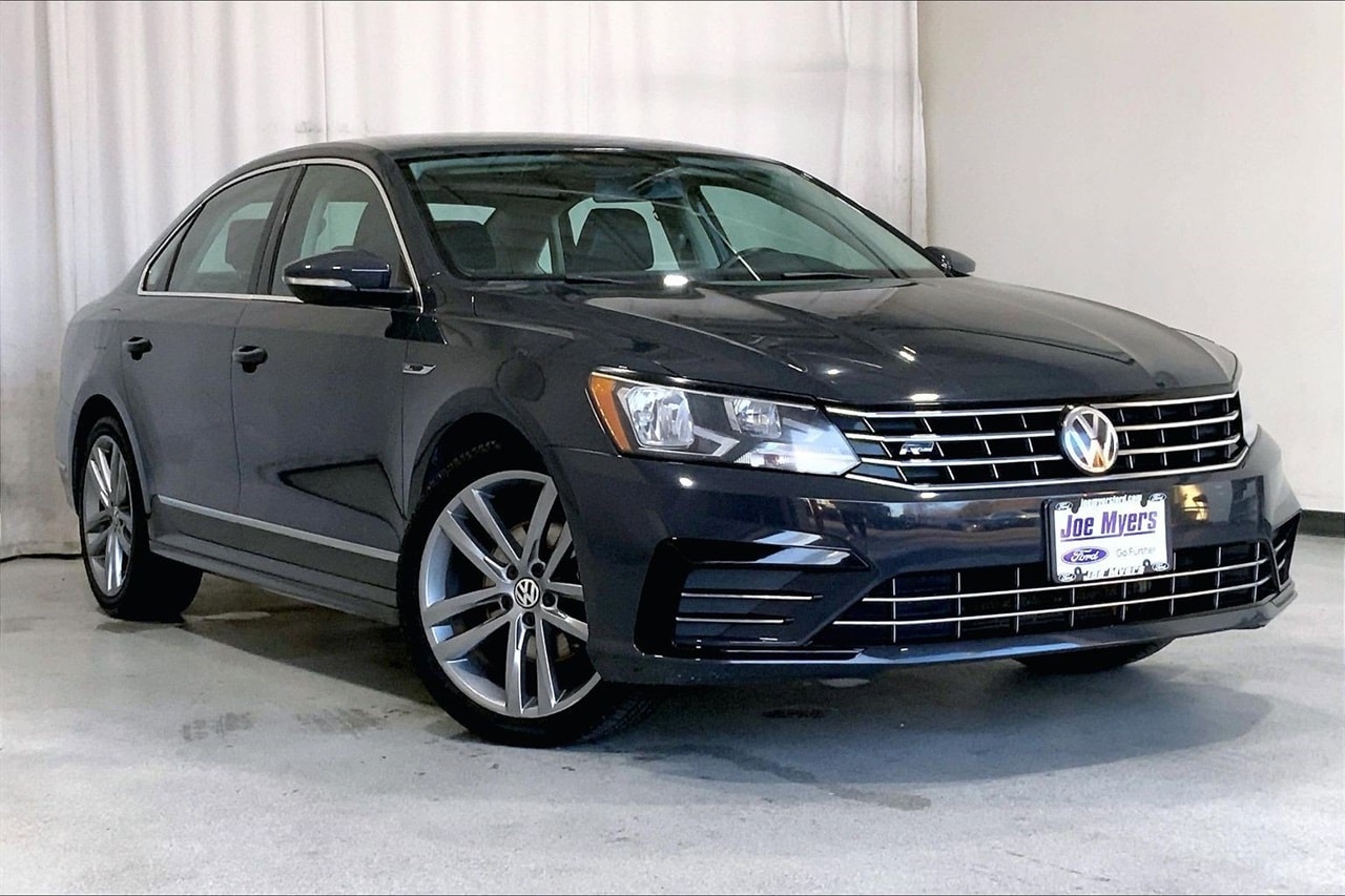 2017 Volkswagen Passat R-Line