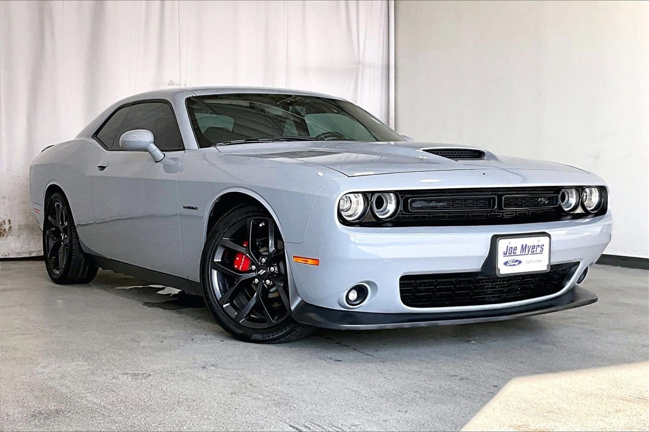 2022 Dodge Challenger R/T's photo