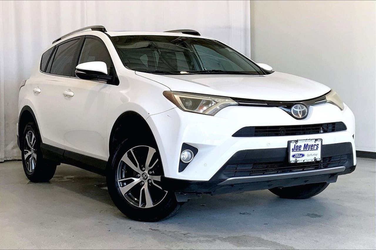 2017 Toyota RAV4 XLE