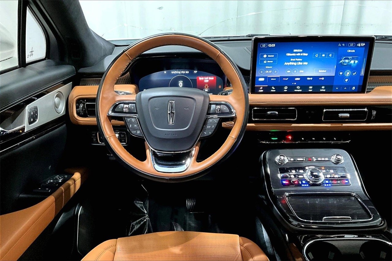 2022 Lincoln Nautilus Black Label photo 3