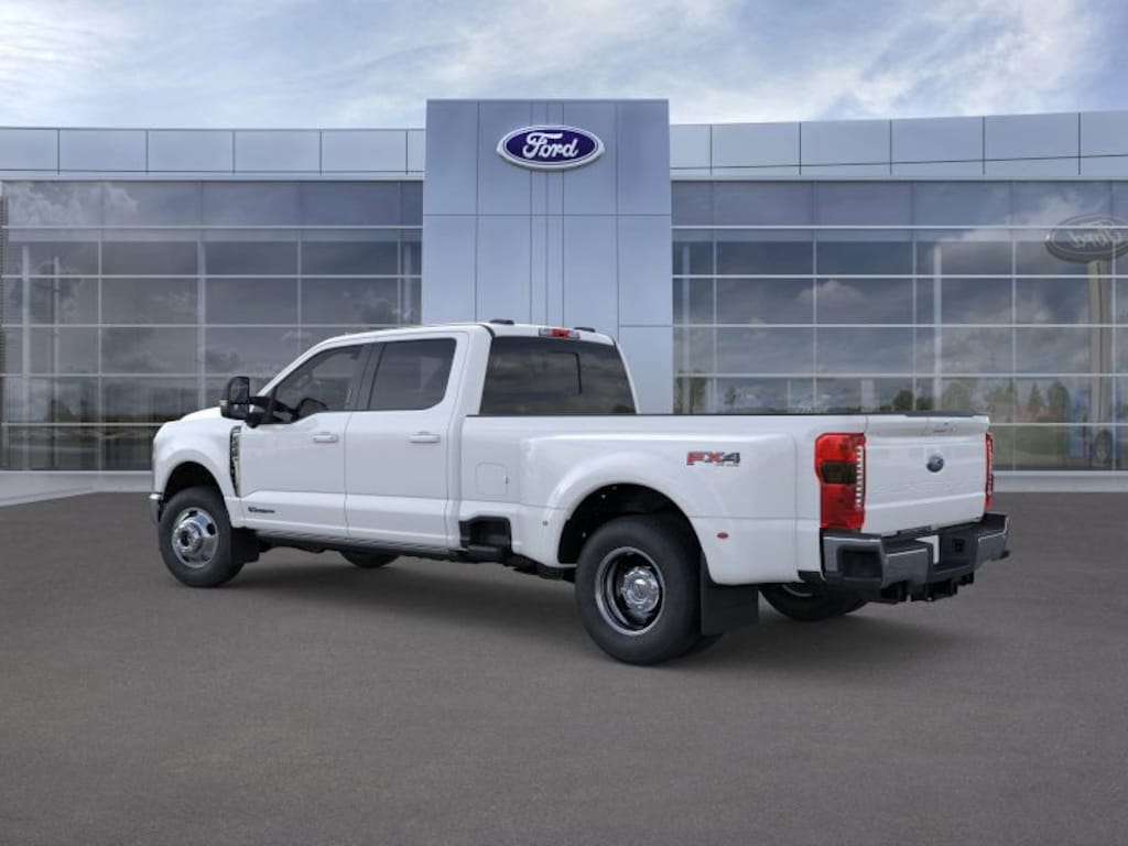 New 2025 Ford F-350 Lariat Truck Crew Cab