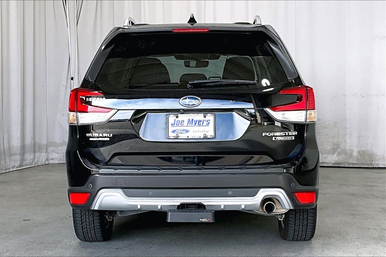 2022 Subaru Forester Touring photo 4