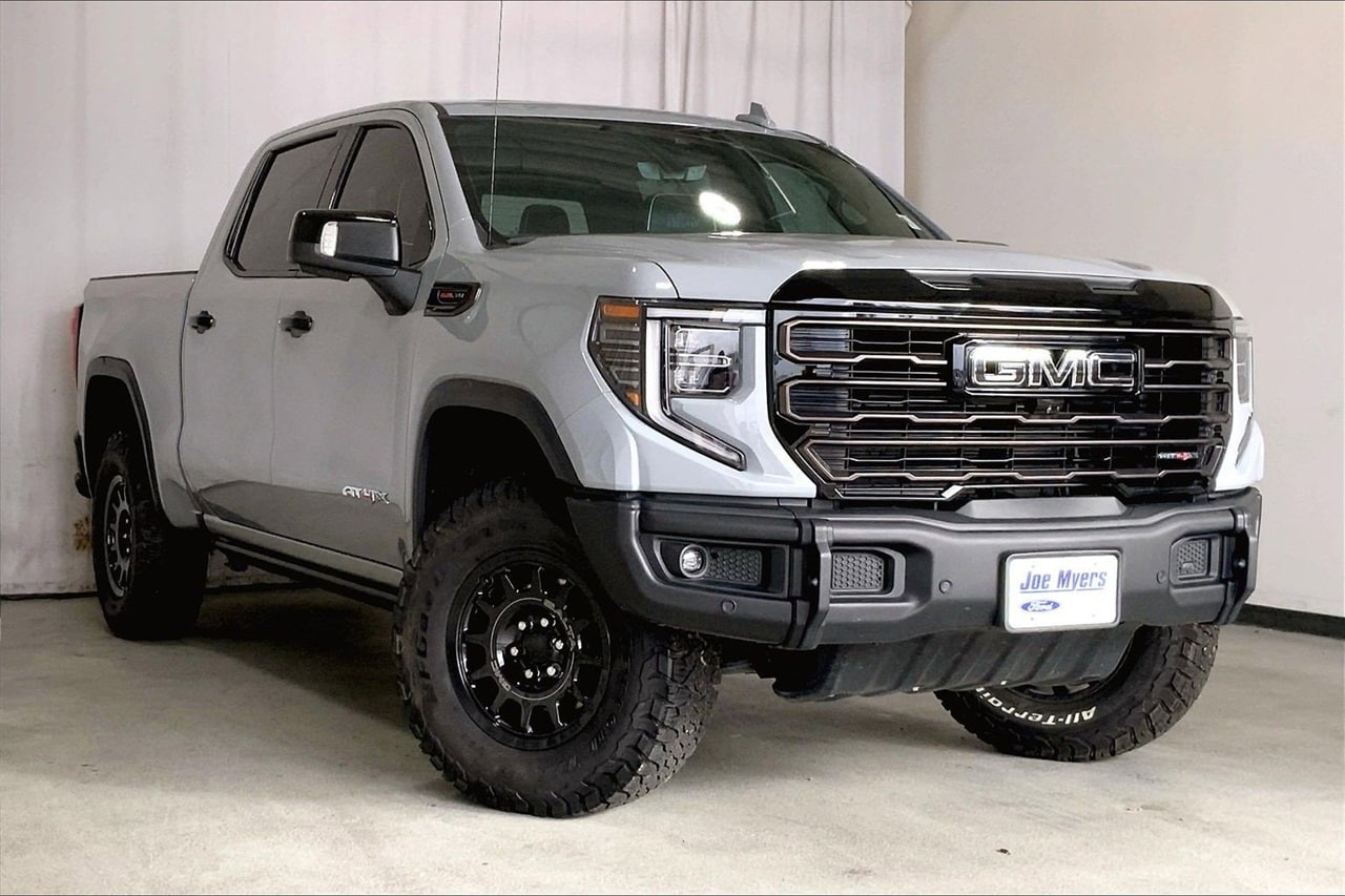 2024 GMC Sierra 1500 AT4X's photo