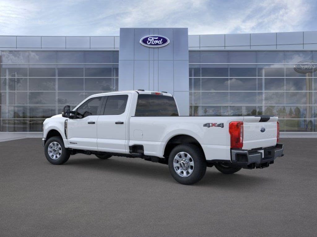 New 2025 Ford F-250 XLT Truck Crew Cab