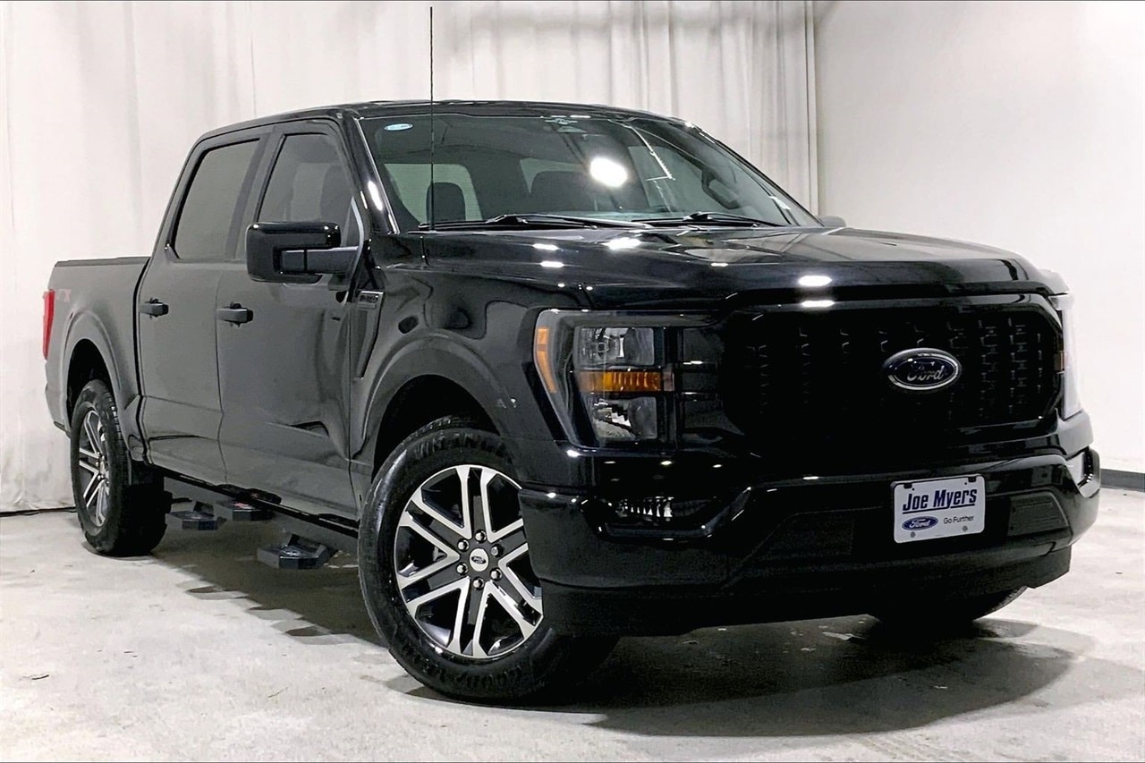 2023 Ford F-150 XL's photo