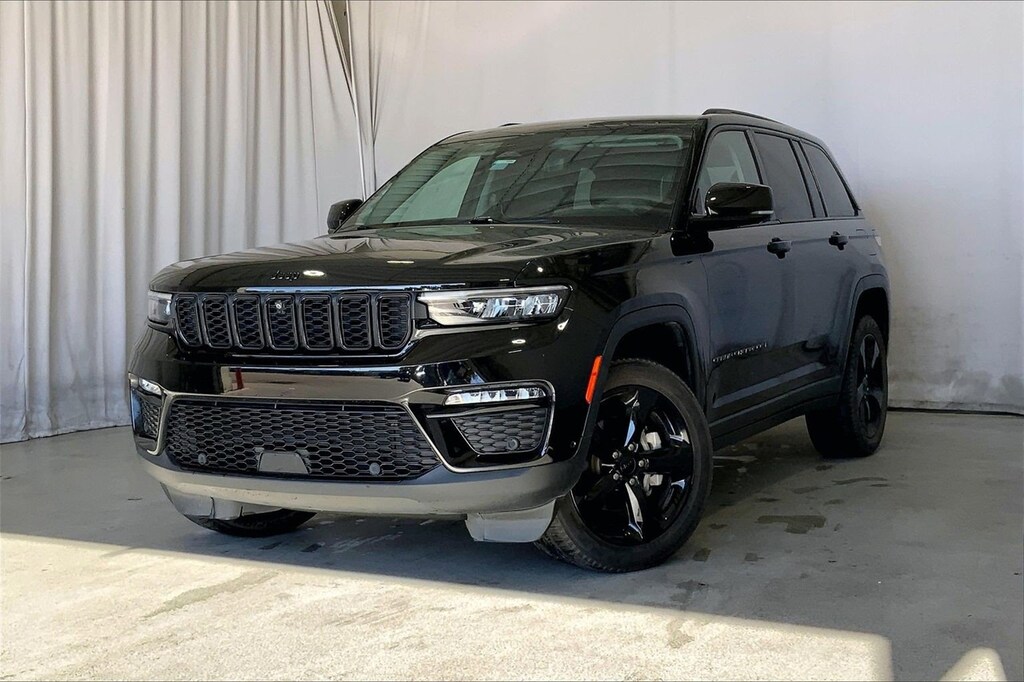 Used 2023 Jeep Grand Cherokee Limited SUV