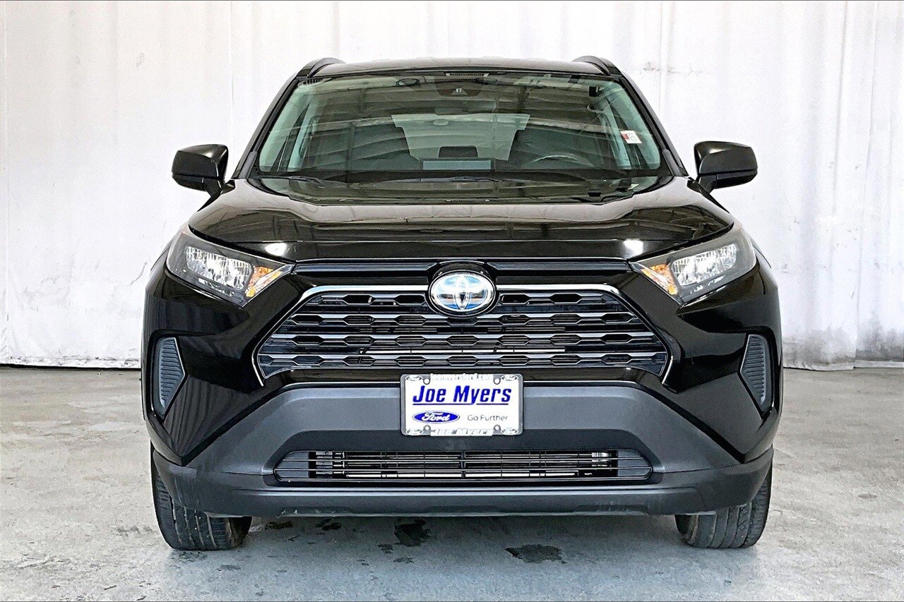 2021 Toyota RAV4 Hybrid LE photo 2