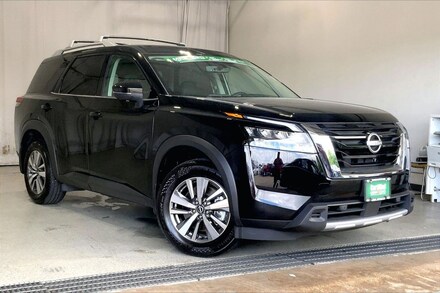 2025 Nissan Pathfinder SL SUV
