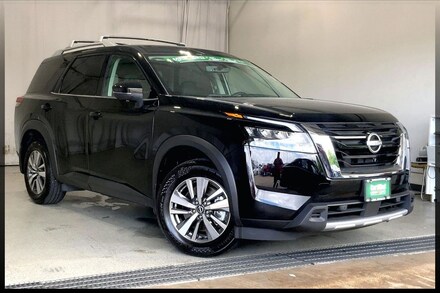 2025 Nissan Pathfinder SL SUV