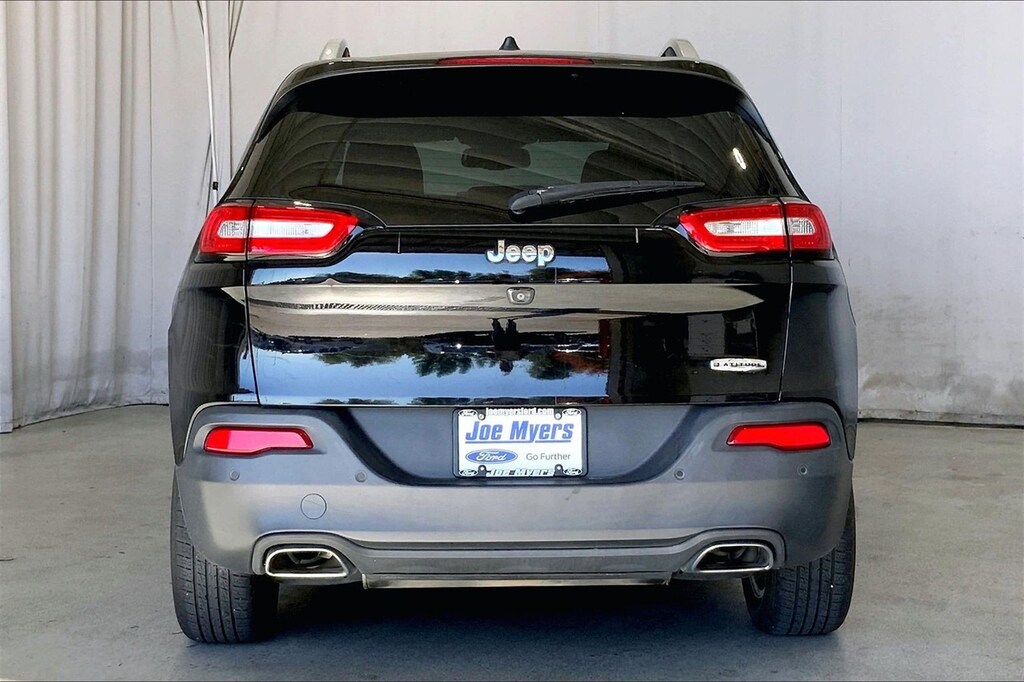 Used 2017 Jeep Cherokee Latitude SUV