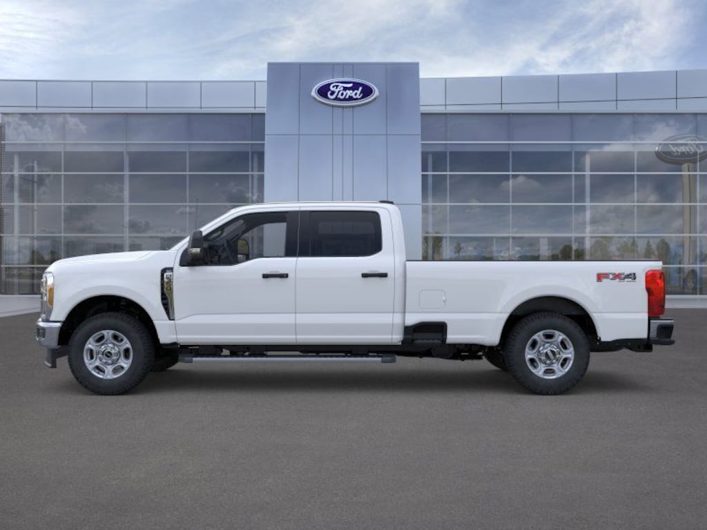 New 2026 Ford F-350 XLT Truck Crew Cab