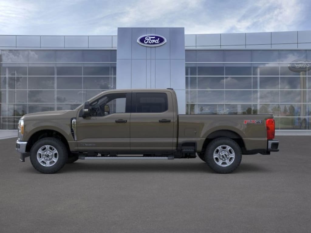 New 2026 Ford F-250 XLT Truck Crew Cab