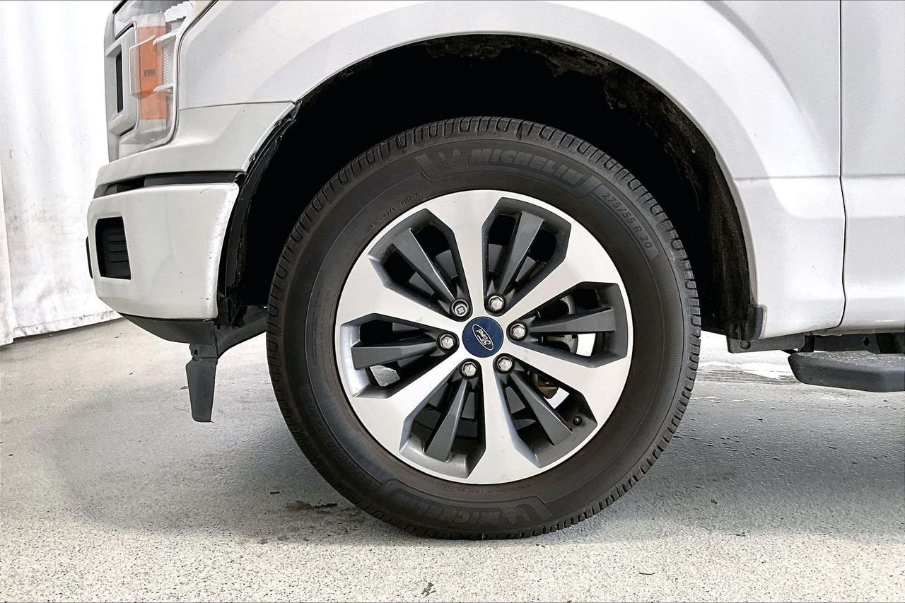 View vehicle photo 6