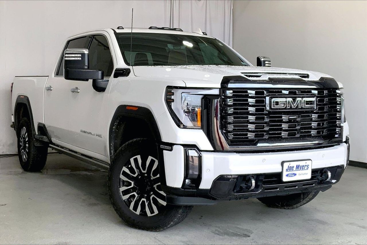2024 GMC Sierra 4WD Crew Cab Long Box Denali Ultimate's photo