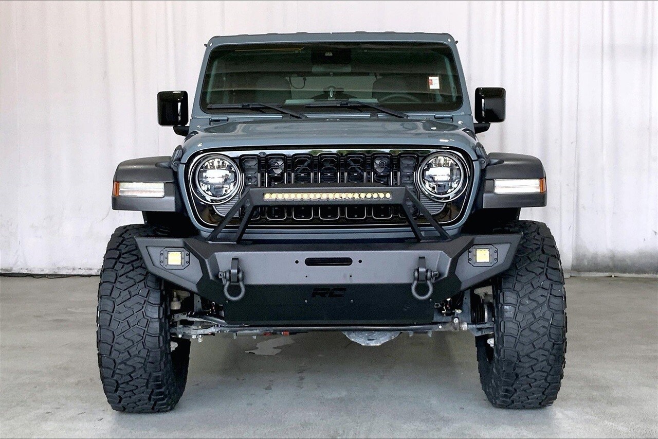 2024 Jeep Wrangler Willys photo 2