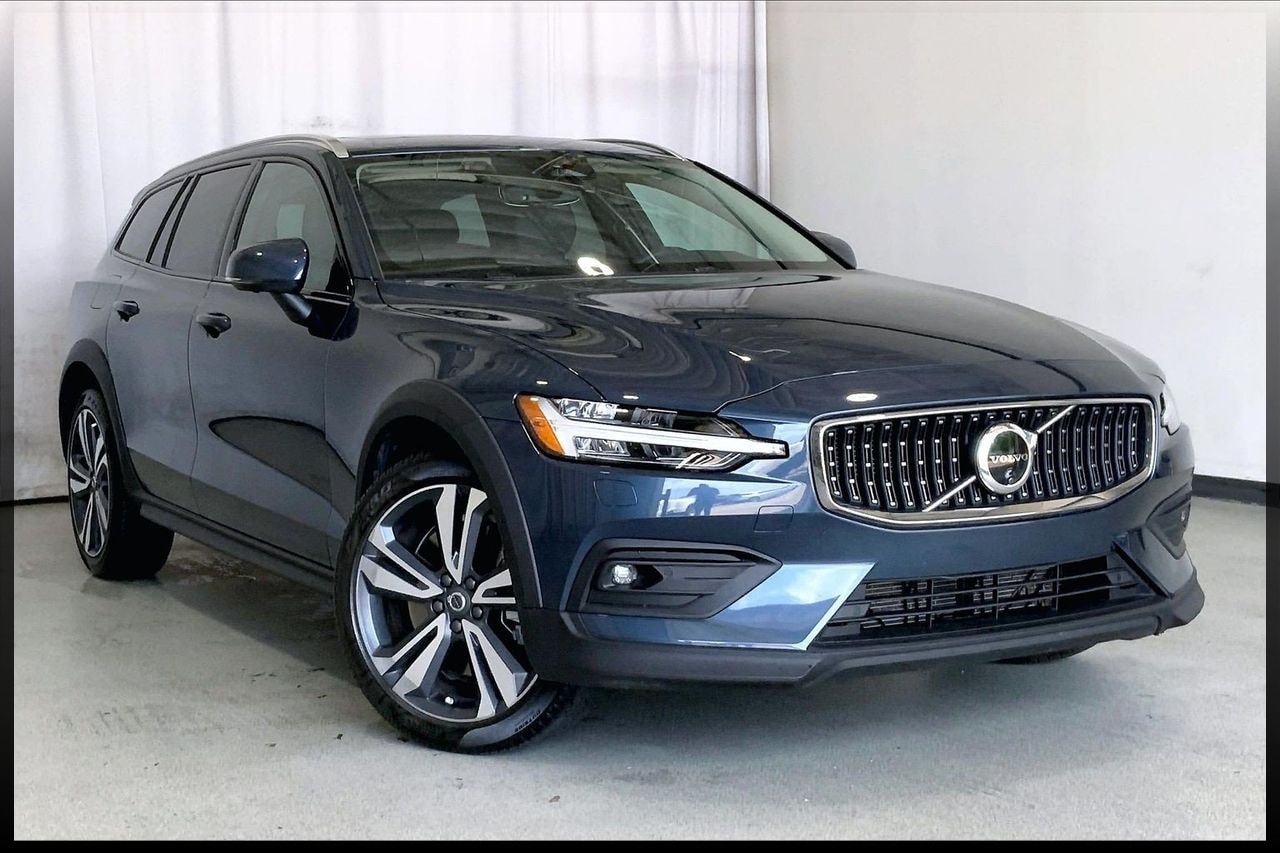 Denim Blue Metallic 2025 Volvo V60 Wagon All-Wheel Drive Automatic