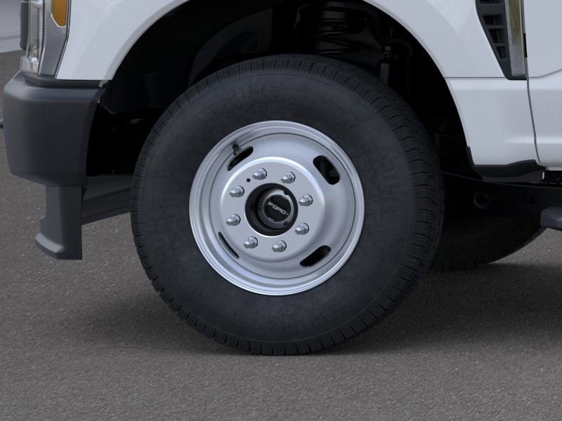 2025 Ford F-350 Super Duty Chassis Cab XL - Photo 19