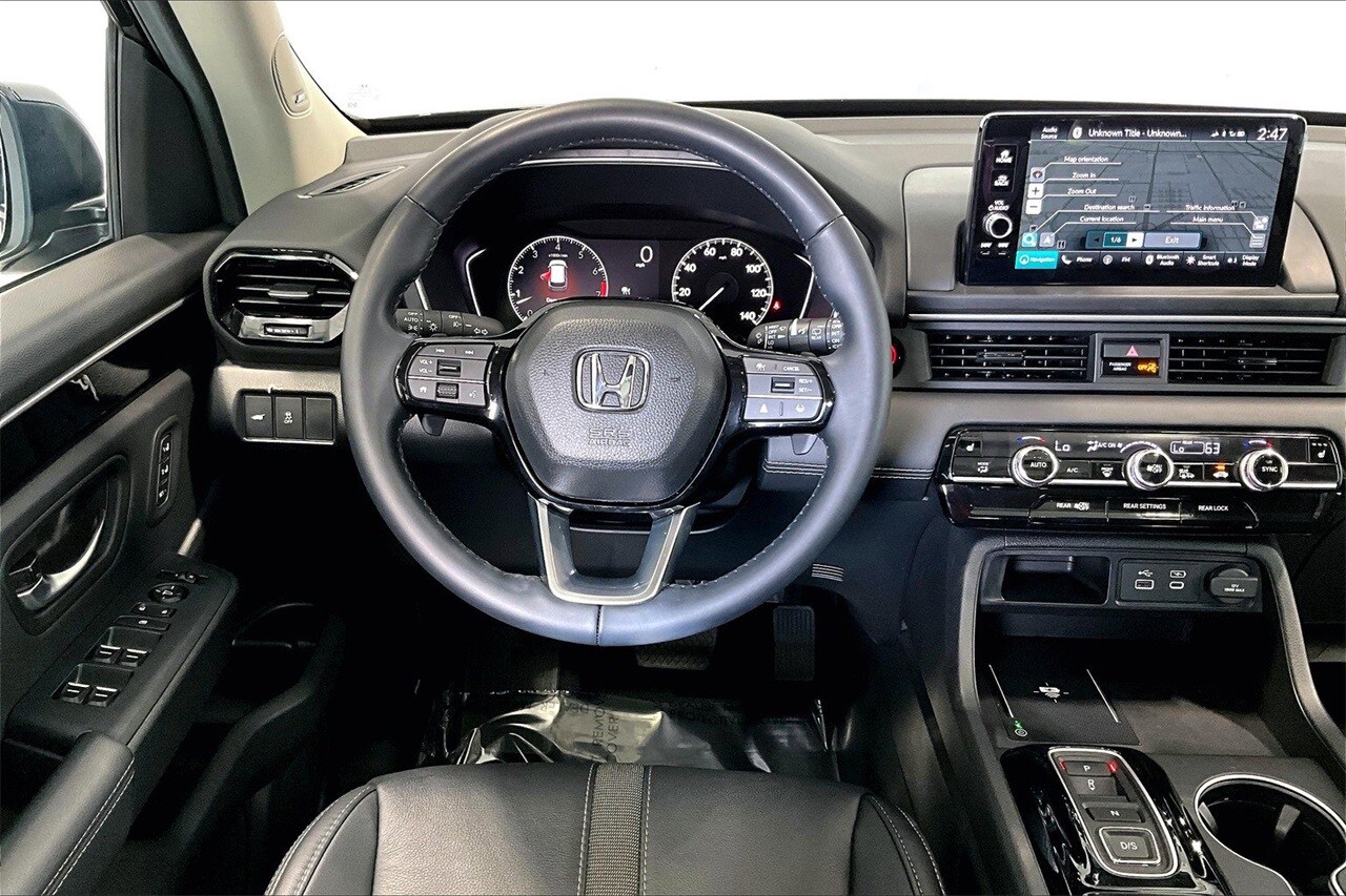 2025 Honda Pilot Touring photo 3