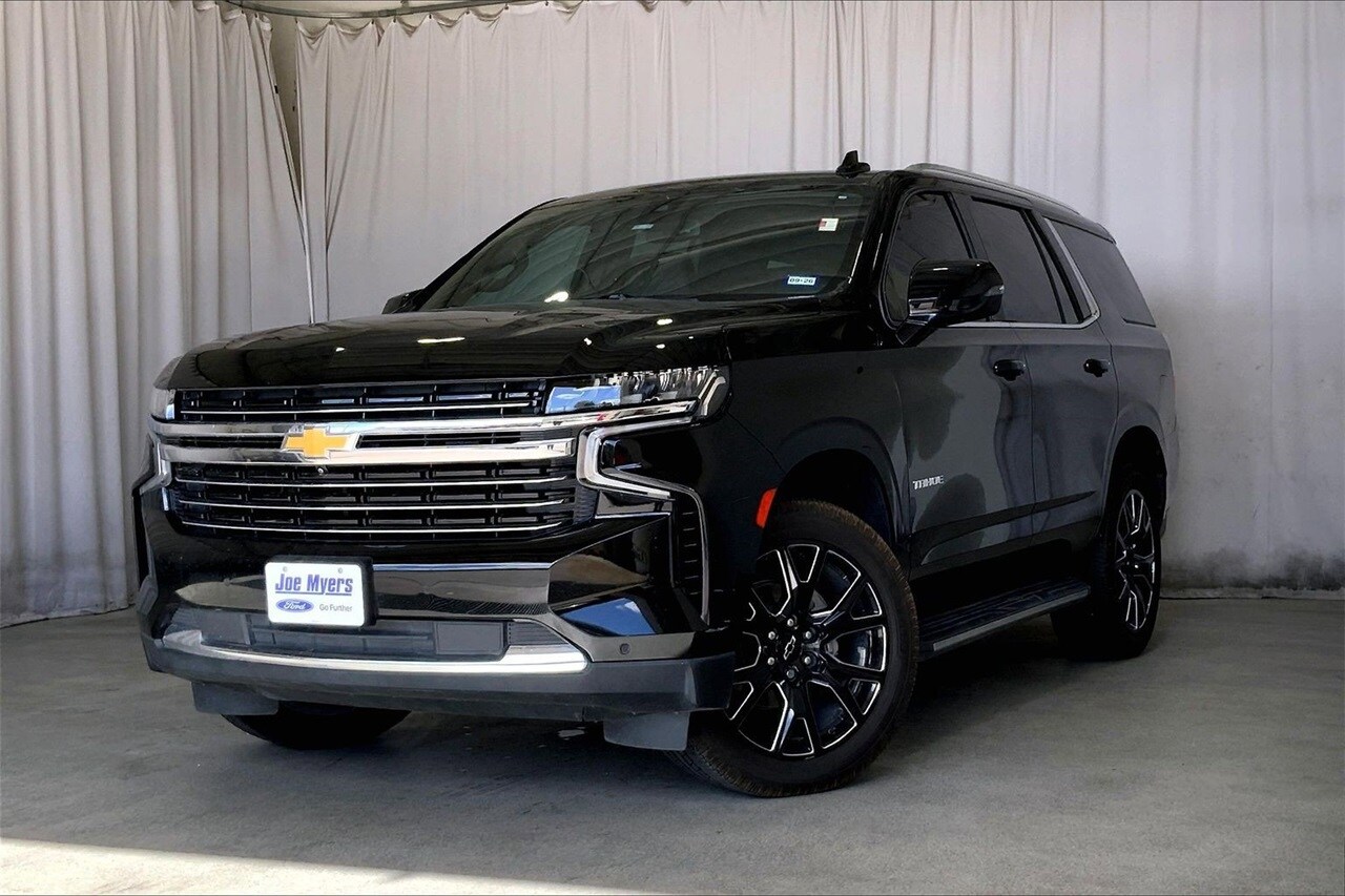 2023 Chevrolet Tahoe LT photo 2